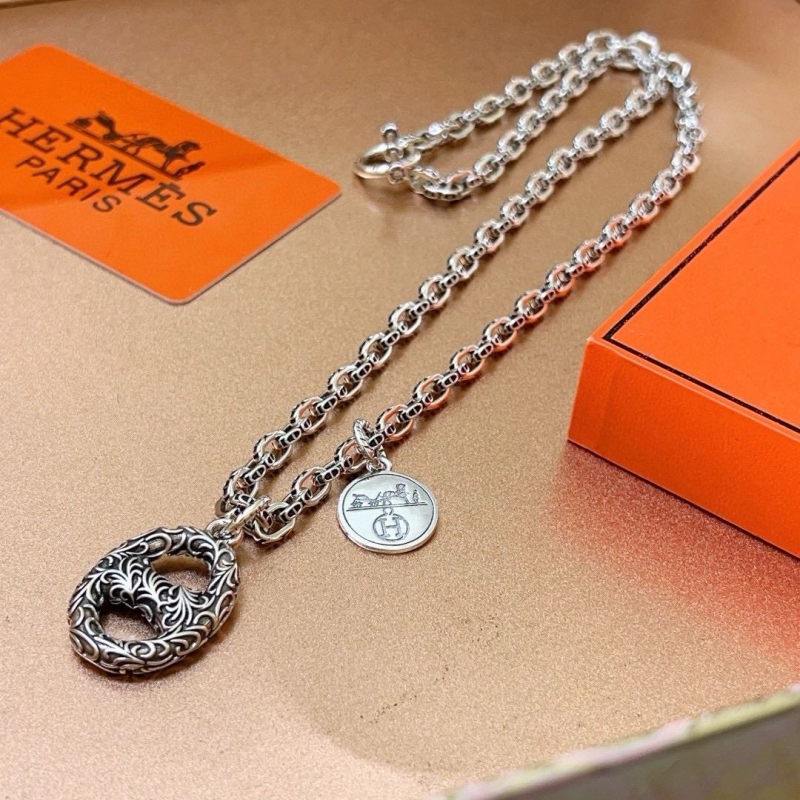 H**me5 necklaces